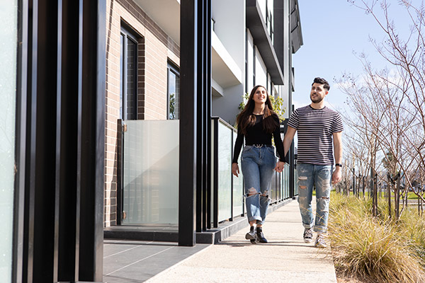 Couple in Lightsview