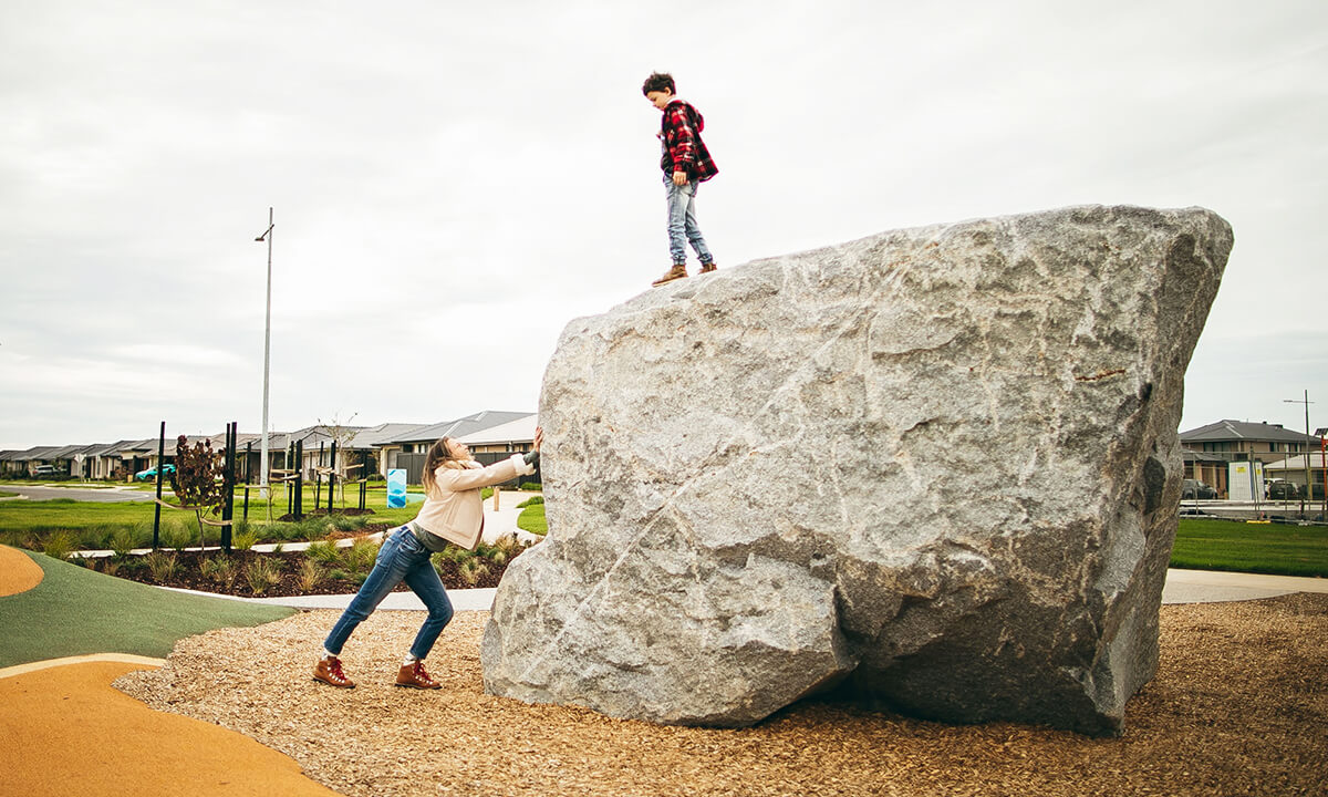 CS-RafflesPark-Boy-Boulder