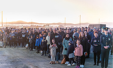 NEWS_ANZAC_Crowd