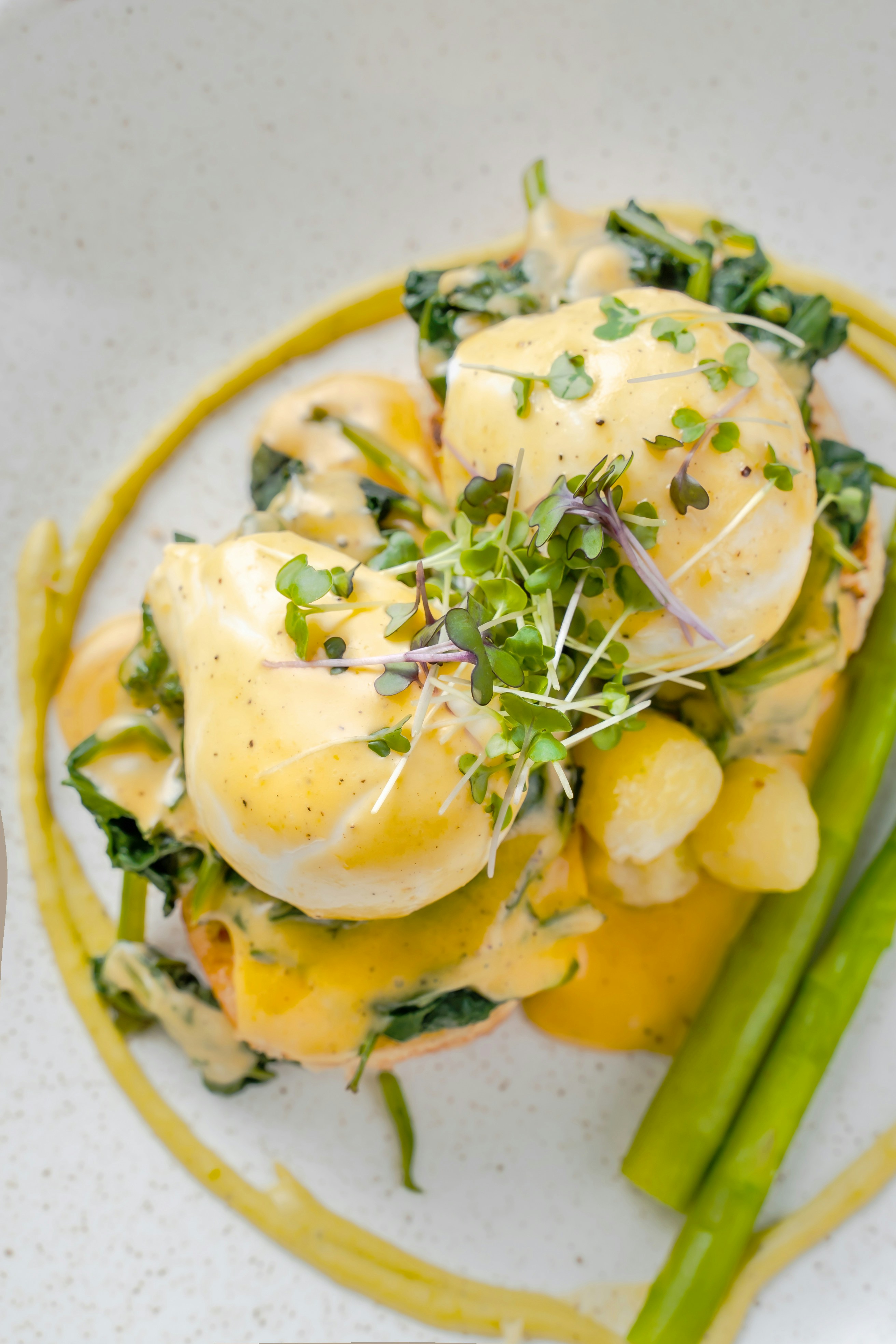 GOL_lifestyle_eggsbenedict