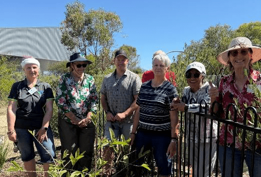 Christmas in the Garden brings the Lakelands community together