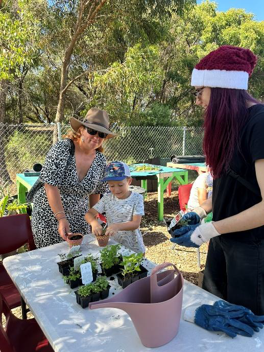 PEE-LAK Christmas in the Garden_Event Wrap UpDecember20252