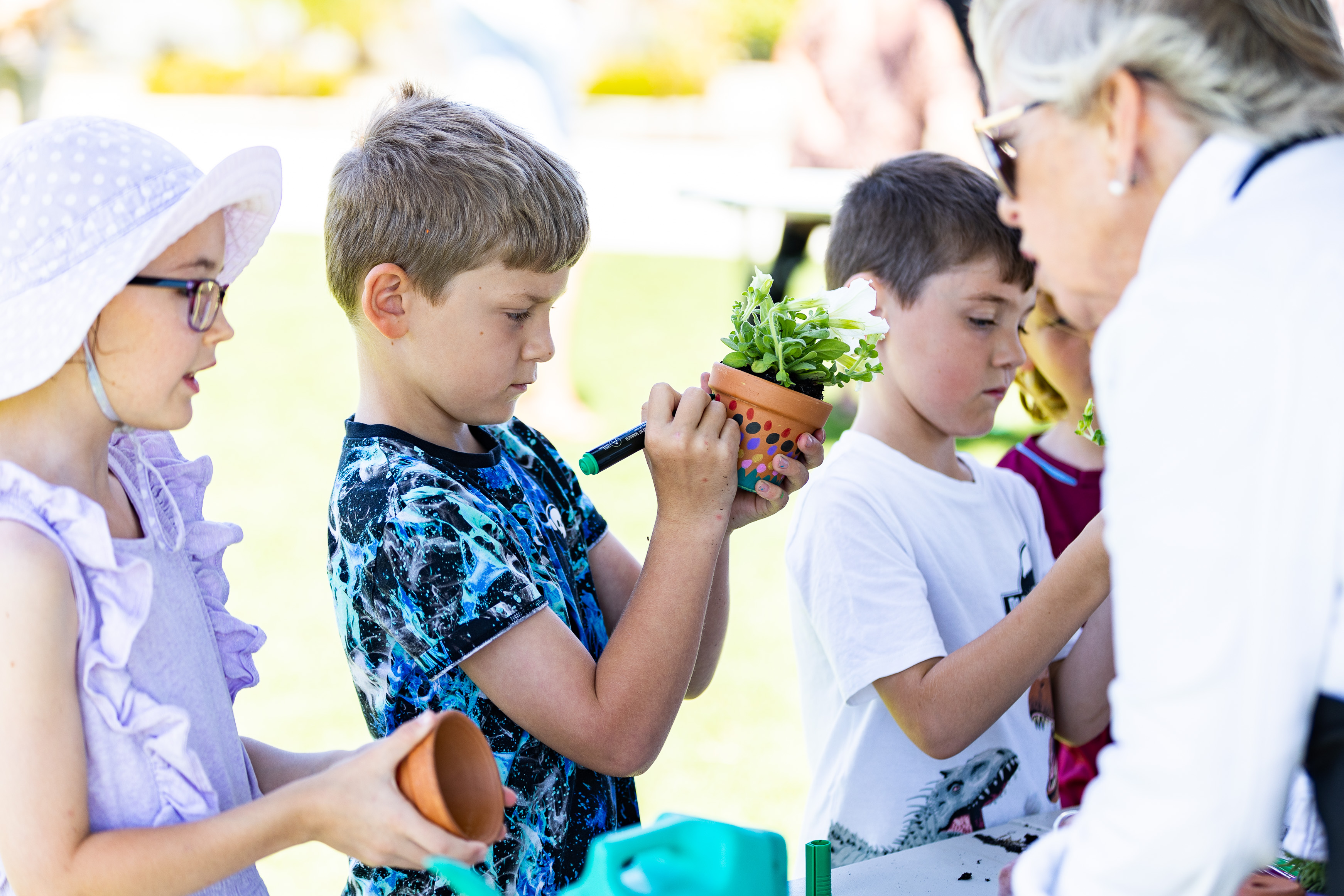 YGE_Lifestyle_Communitygrants_Kidsplantingactivity